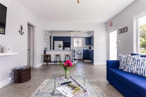 Royal Poinciana House | Fenced backyard King bedroom Beach nearby