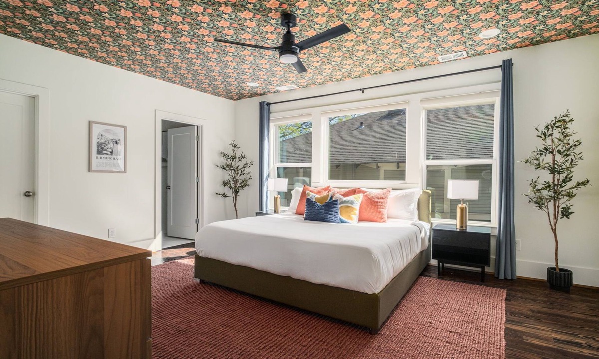 Glen Iris House | Game Rm+Fire Pit/Upscale living in heart of BHM