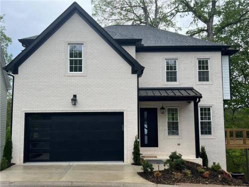 East Cobb House | Game Room Luxury Home @ Battery Chef Kitchen Deck