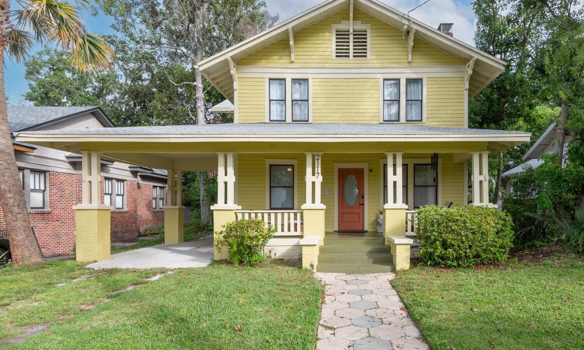 Five Points House | Gathering House at Riverside