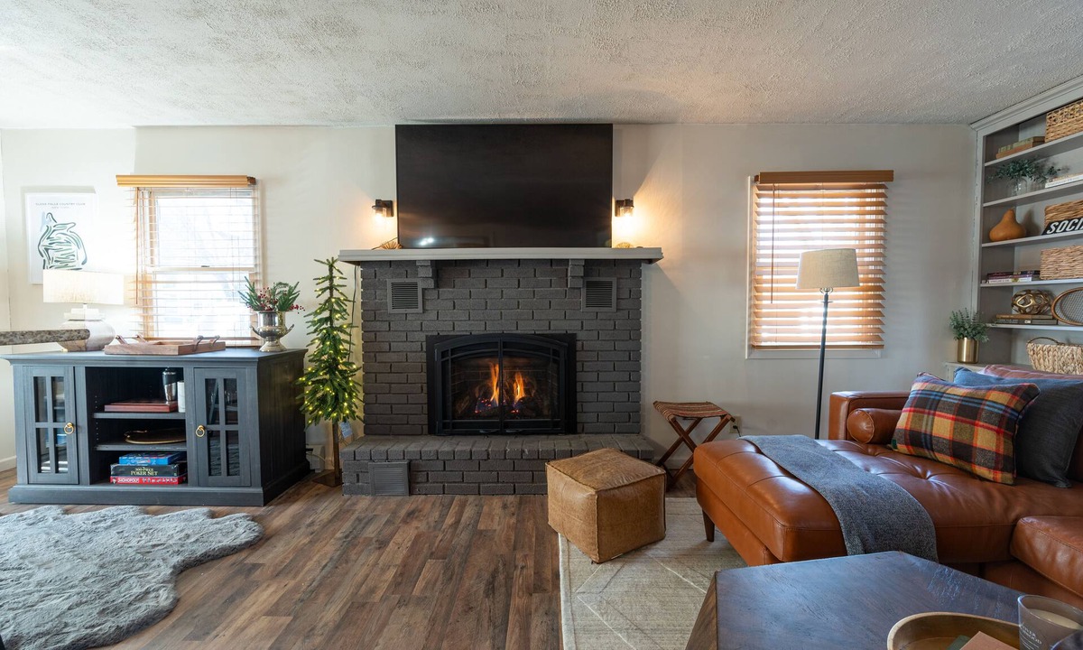 Glens Falls House | Glens Falls Boutique Stay, near skiing, Lake George, Saratoga, Pool!