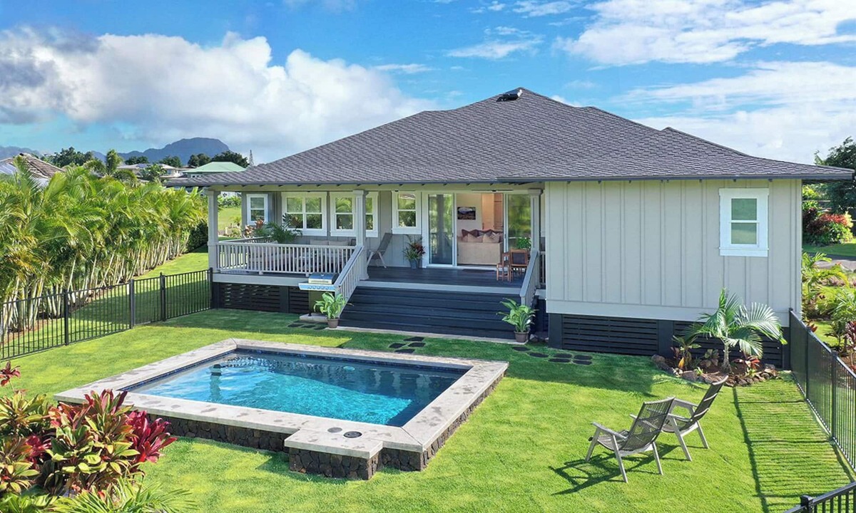 Poipu House | Hale Lo'i House: Luxury + comfort in sunny Poipu!