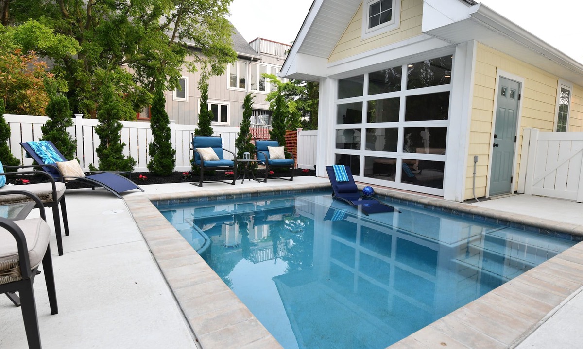 Avalon House | HEATED POOL OPEN THRU OCTOBER! Cabana! Dine Outside! 1.5 BLOCKS 2 BEACH & TOWN
