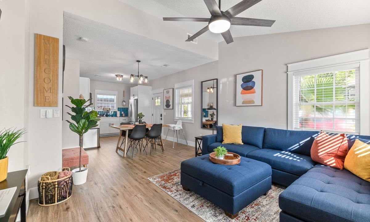 Lincolnville Cottage | Historic Cottage Walk to Downtown St Augustine Free Parking Sleeps 4