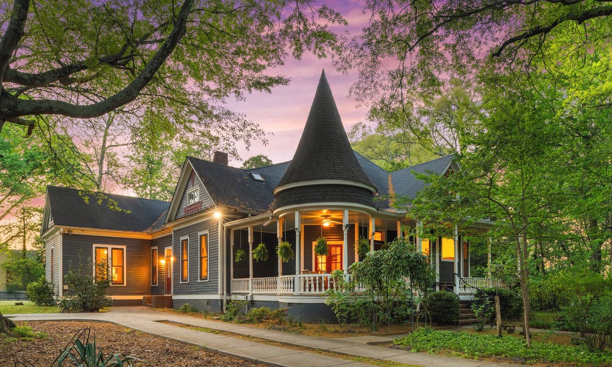Kirkwood House | Historic Queen Anne Victorian - 4BR/4BA Kirkwood