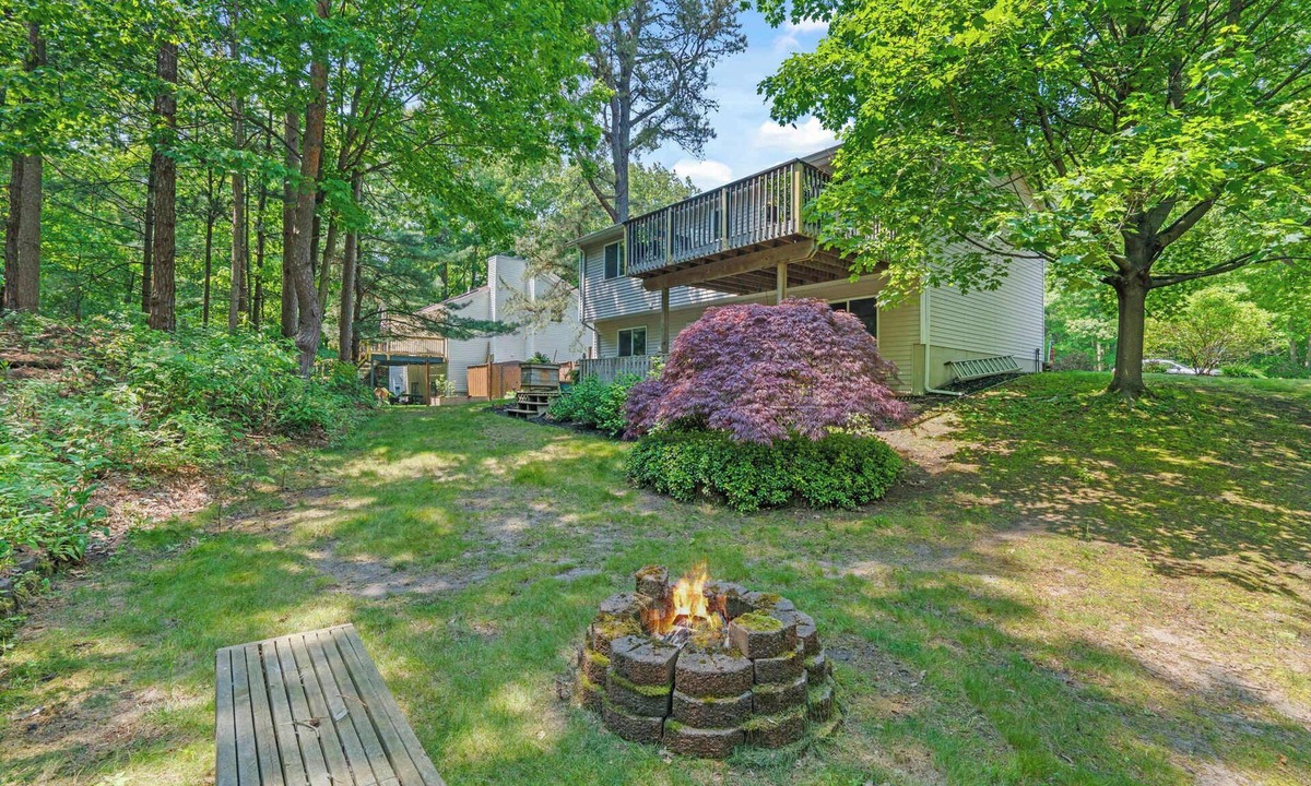 Holland House | Holland Hideaway | Walk to Beach | Sleeps 11!