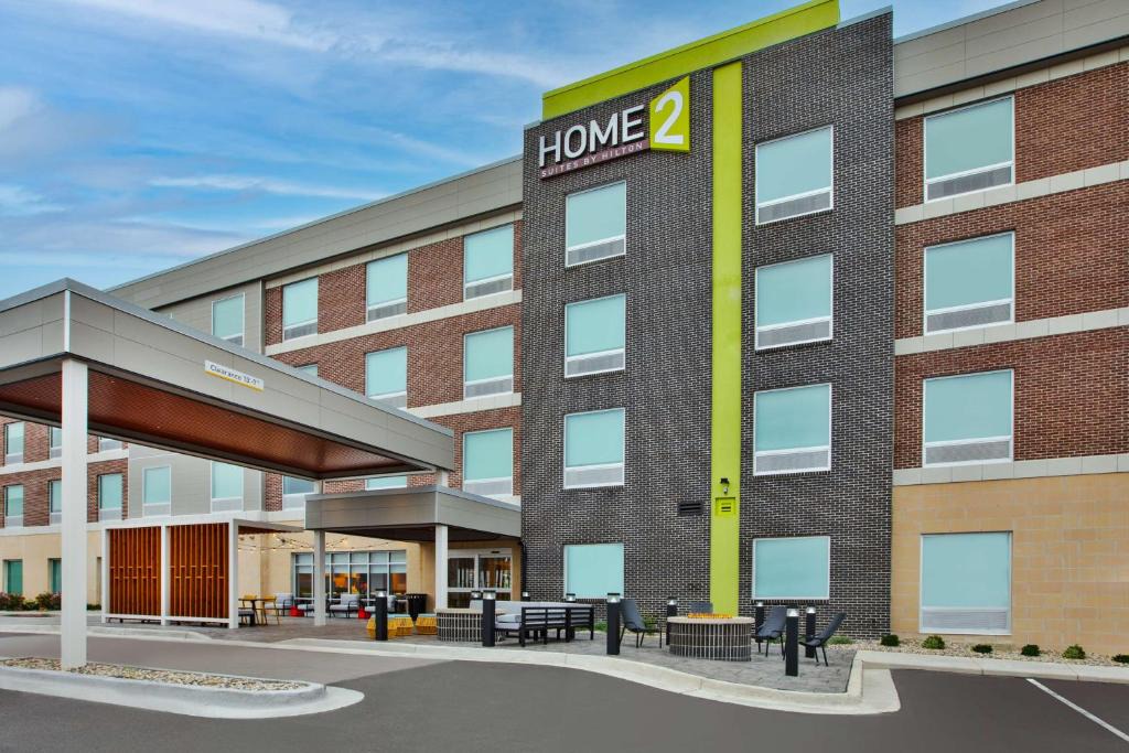 Grand Rapids Hotel | Home2 Suites By Hilton Grand Rapids Northeast