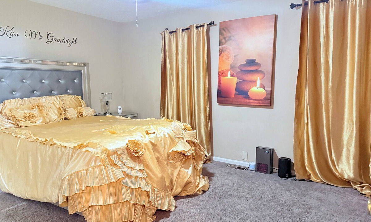 Peachtree Corners House | Homely 2-bedroom . Long Term Stays . Staycation . Work Trips . Pet Friendly