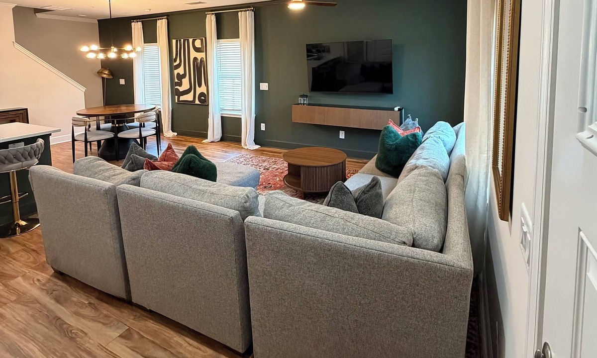 Stockbridge House | House of Jade - Stylish Stockbridge Retreat near ATL