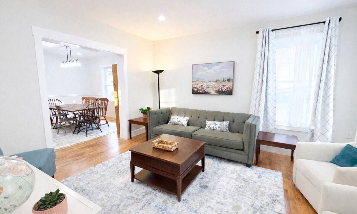 Scotia House | HUGE Remodeled Home Chef's Kitchen Near Union, GE, Saratoga, Proctors Parking