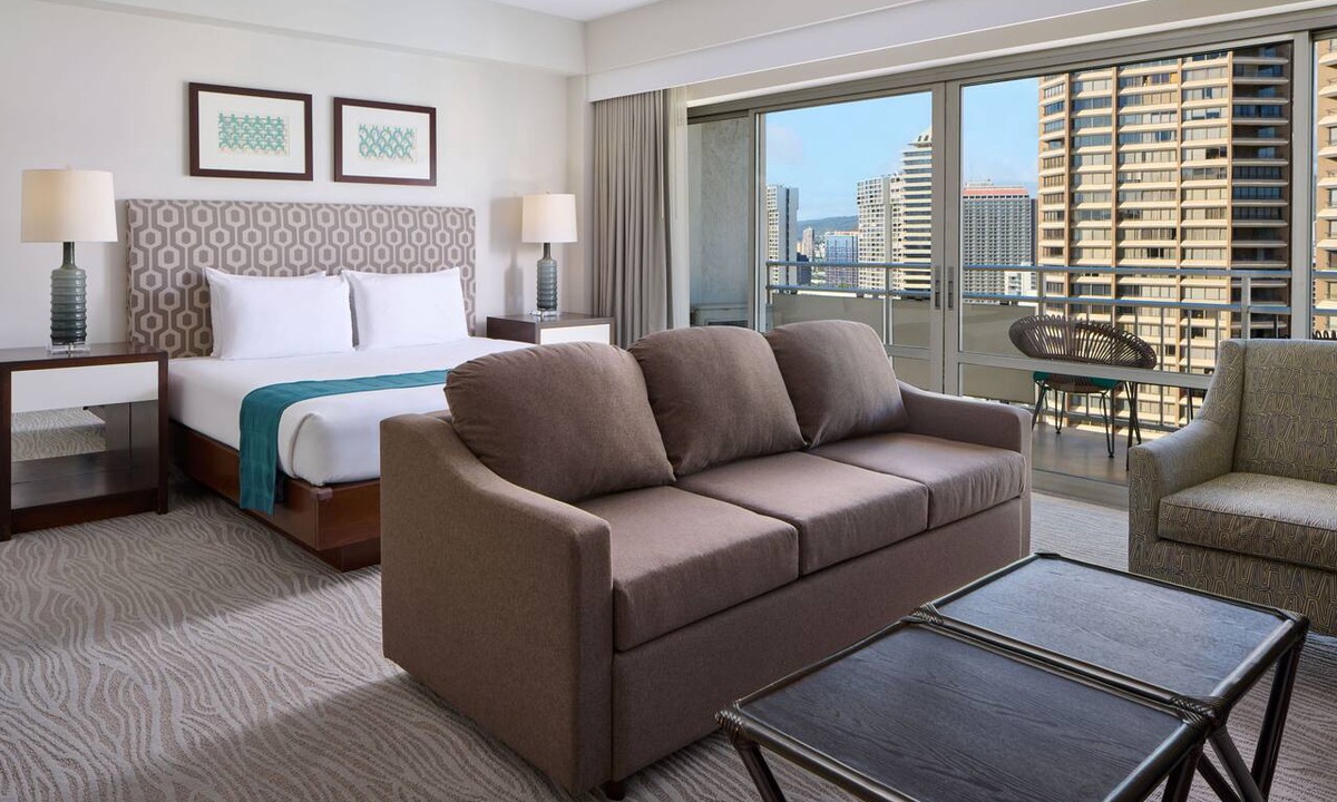 Waikiki Condo | Ilikai Hotel Waikiki STCV2 | City View Suite – Heated Pool & Spa