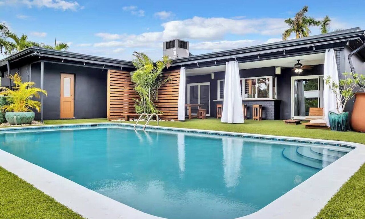 South Lake House | Jardins d'eden | turfed pool | 6min beach