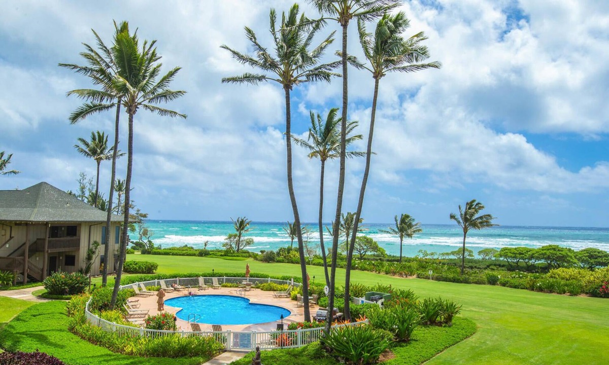 Lihue Condo | Kaha Lani #304: Coconut Coast Pacific Sunrise View 1BR/1½B Top Level View