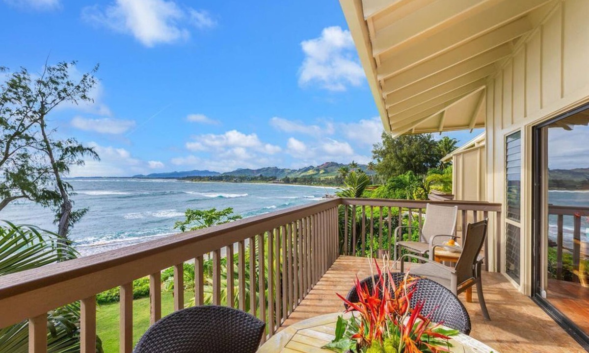 Wailua Condo | Lae Nani 535 - Spectacular Beach Front - Quiet and Private with Bedroom AC & WD