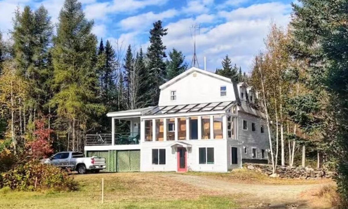 Stratton House | Lakeview Haven: 2 Unit, 4BR, Sleep 10, Pet-Friendly!