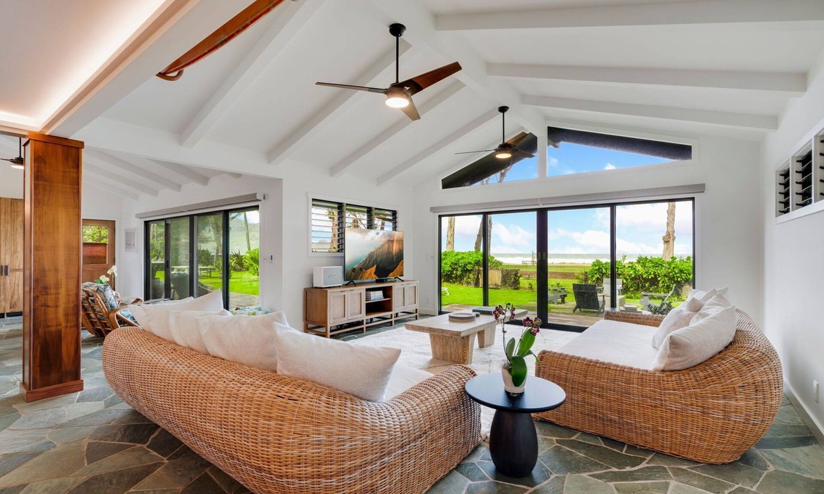 Hanalei House | Lani Kai - Beachfront on Hanalei Bay with Sauna, Hot Tub and Fire Pit