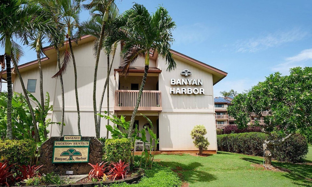 Lihue Condo | LAST MINUTE DEAL! 2BR in Lihue, minutes from the beach. Perfect for families!