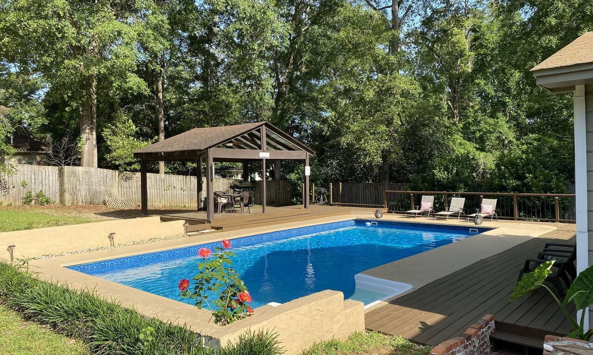Tallahassee House | Life is better by the pool, near FSU, Private pool, pet friendly, sleeps 8!
