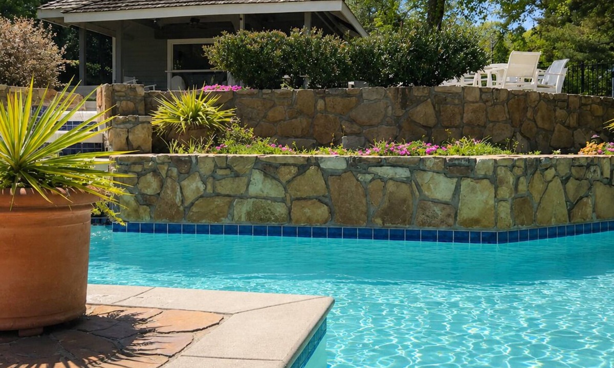 Peachtree Corners Condo | Lovely 2-bedroom condo with AC in peaceful Norcross