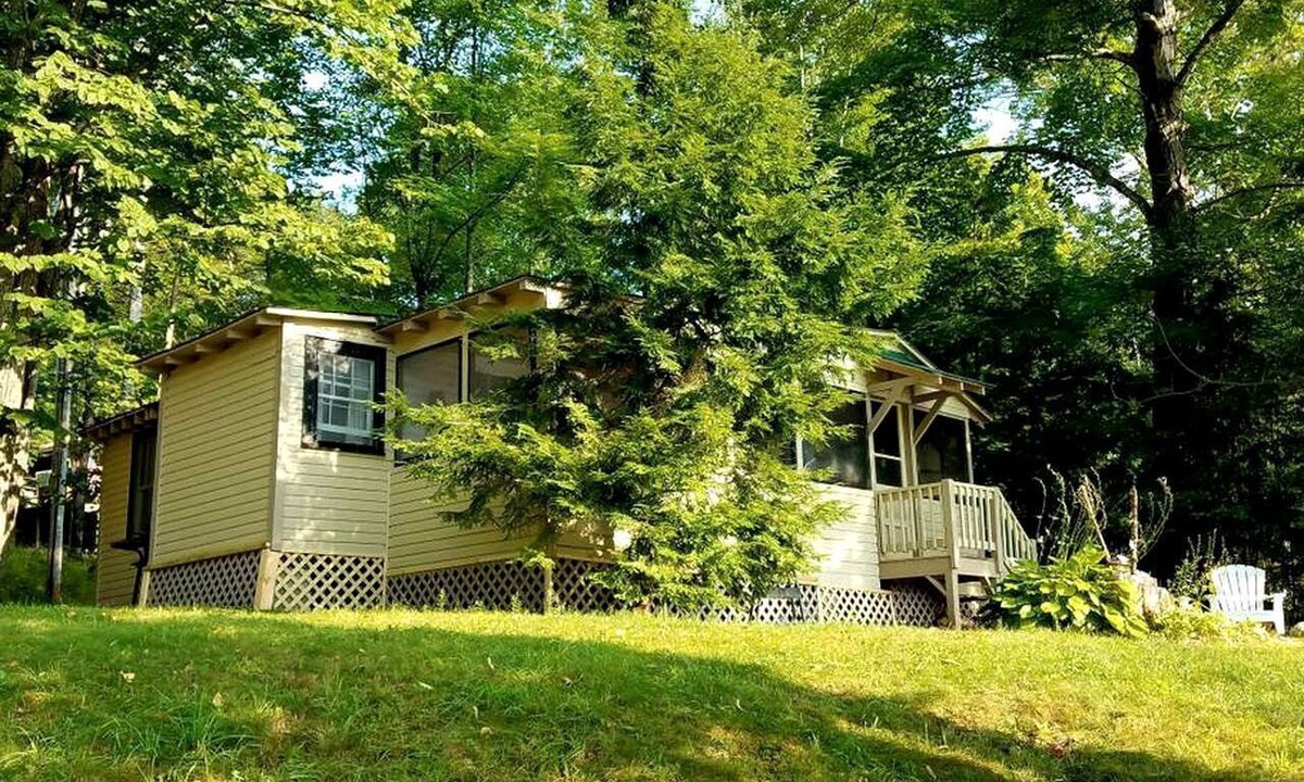 Brant Lake Cabin | Lovely Lakeside Cabin Rental near Pharaoh Lake Wilderness Area in New York