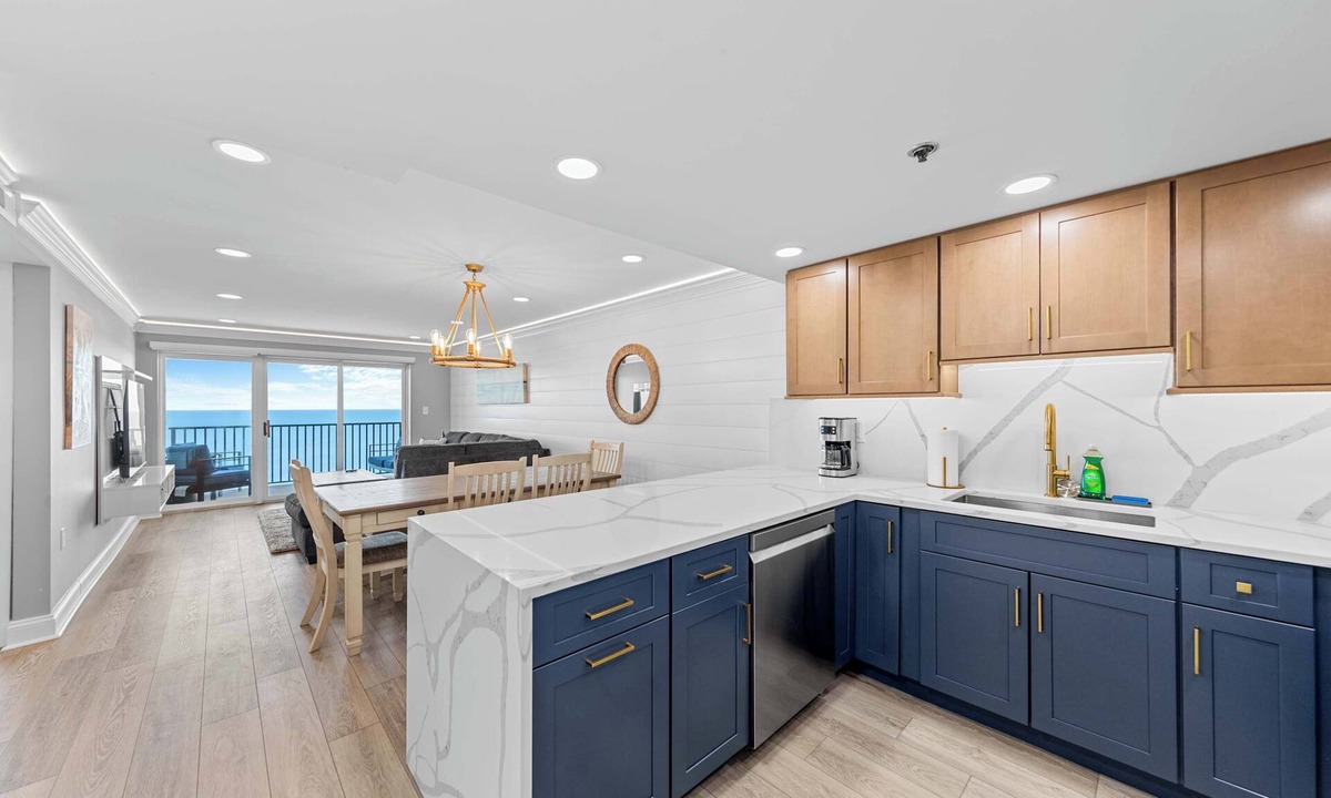 North Ocean City Condo | Luxe Oceanfront Penthouse | Pool, Hot Tub & Deck