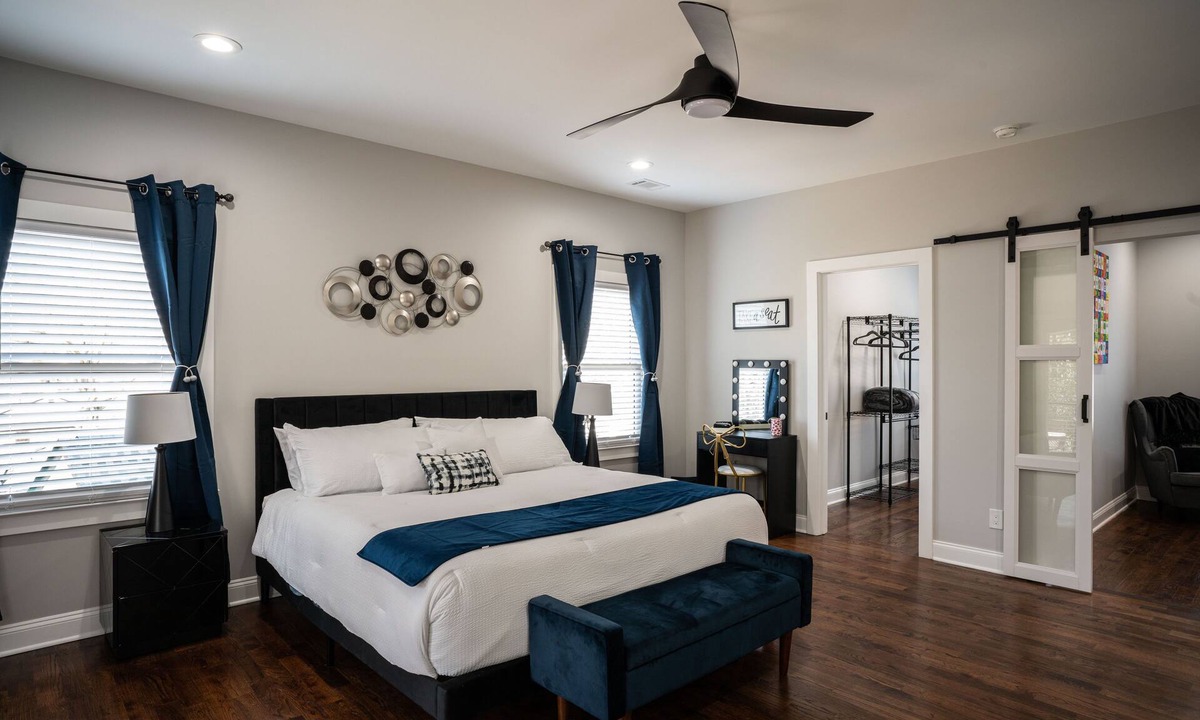 Buford Highway House | Luxurious Fully-Furnished 4-Bedroom Housen