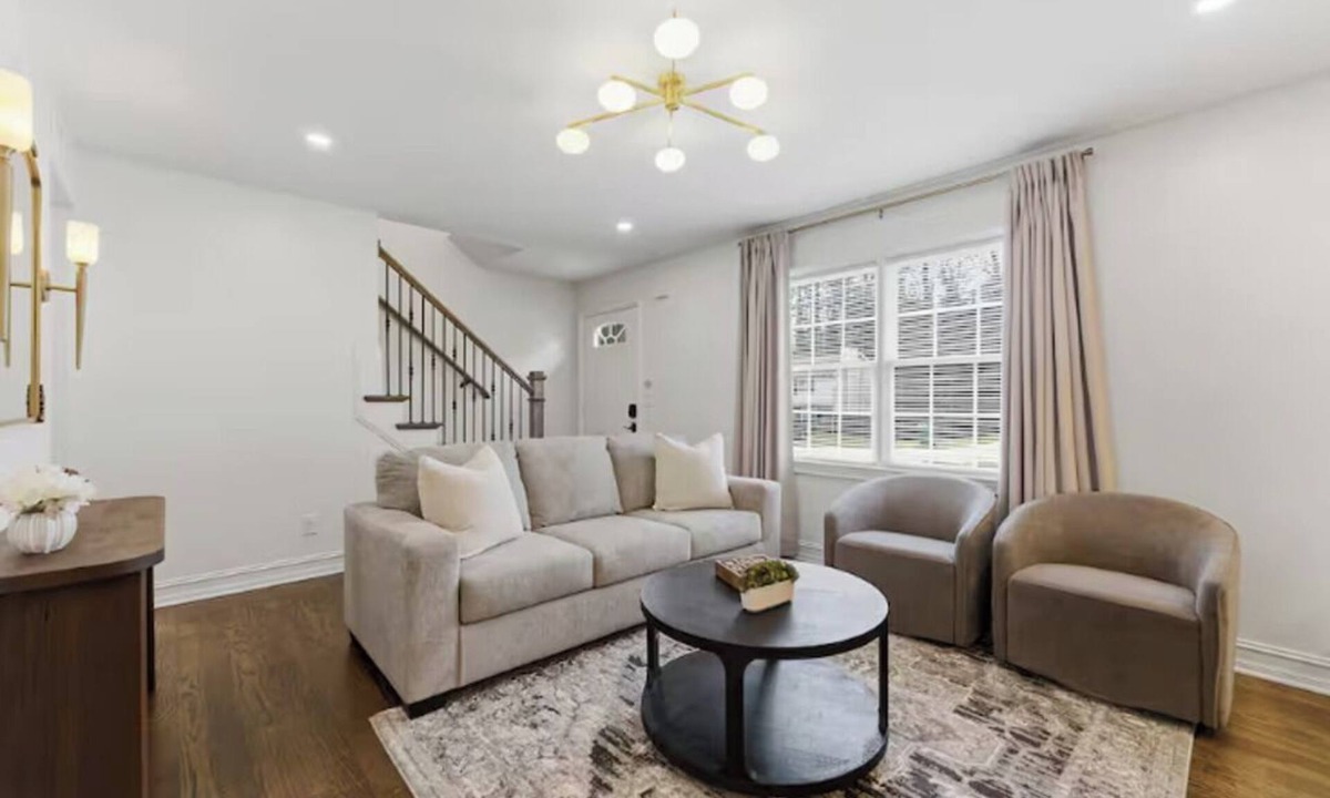 Tucker House | "Luxurious Getaway in Tucker: Hot Tub, Fire Pit