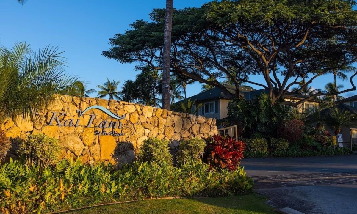 Ko Olina House | Luxurious Ocean View Condo - Steps from the beach! sleeps 6- 3 bedroom- 2 bath