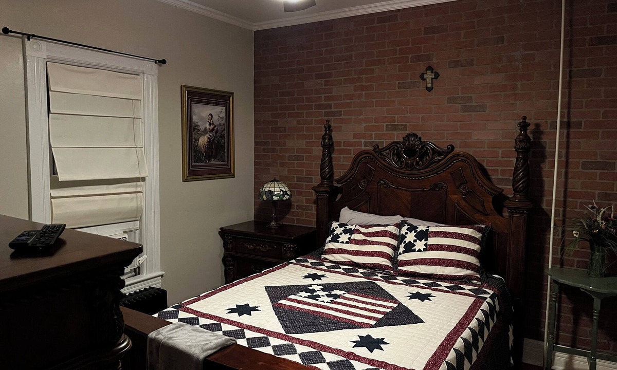 Glens Falls Apartment | Luxury 1-bd First Floor apt near Crandall Park in Glens Falls