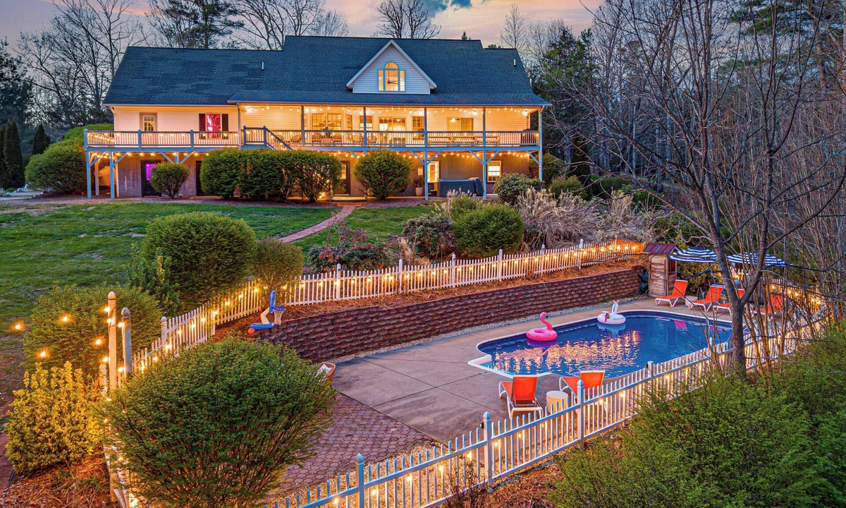 Weaverville House | Luxury Asheville Getaway | Pool, Sauna, Hot Tub, Theater, Two Game Rooms | Sleeps 24