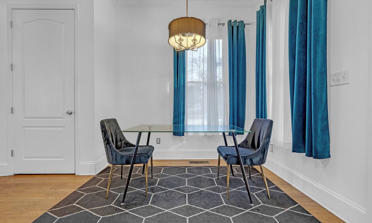 Summerhill House | Luxury Downtown Atlanta, Near Mercedes & State Farm Arena, Jacuzzi Patio Parking