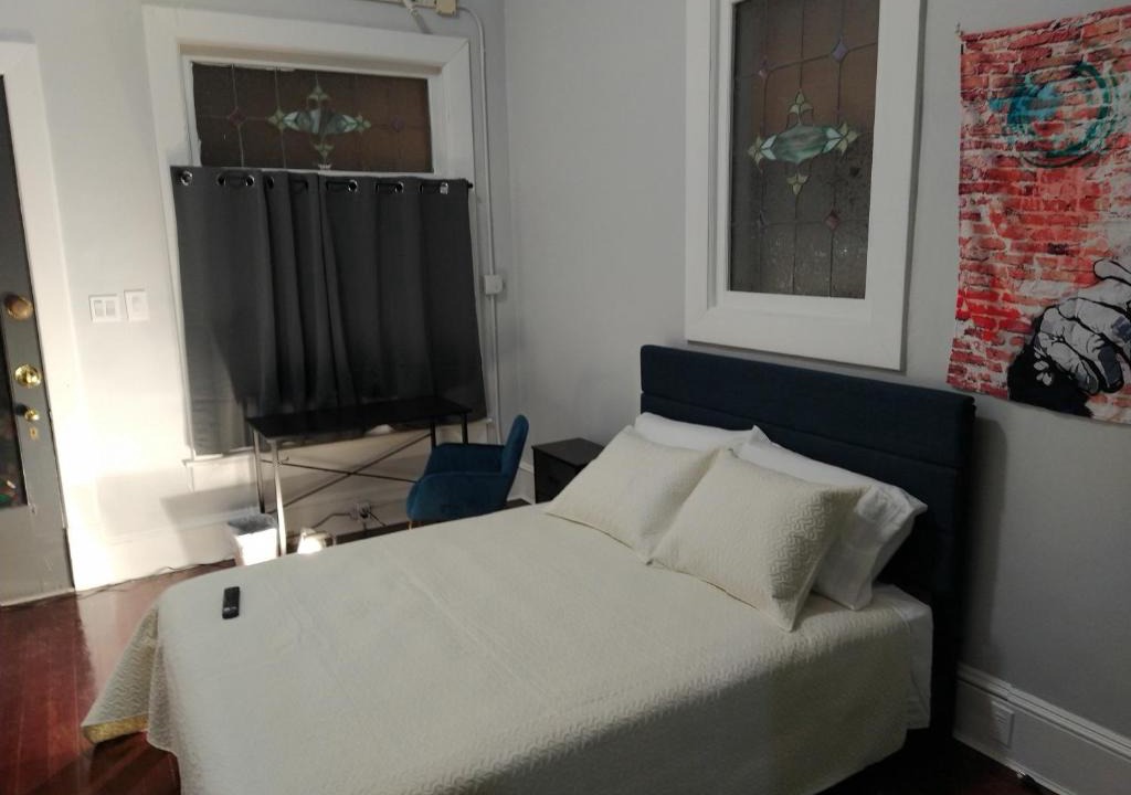 Winder Hostel | Luxury Queen and sofa bed full house amenities rm 3