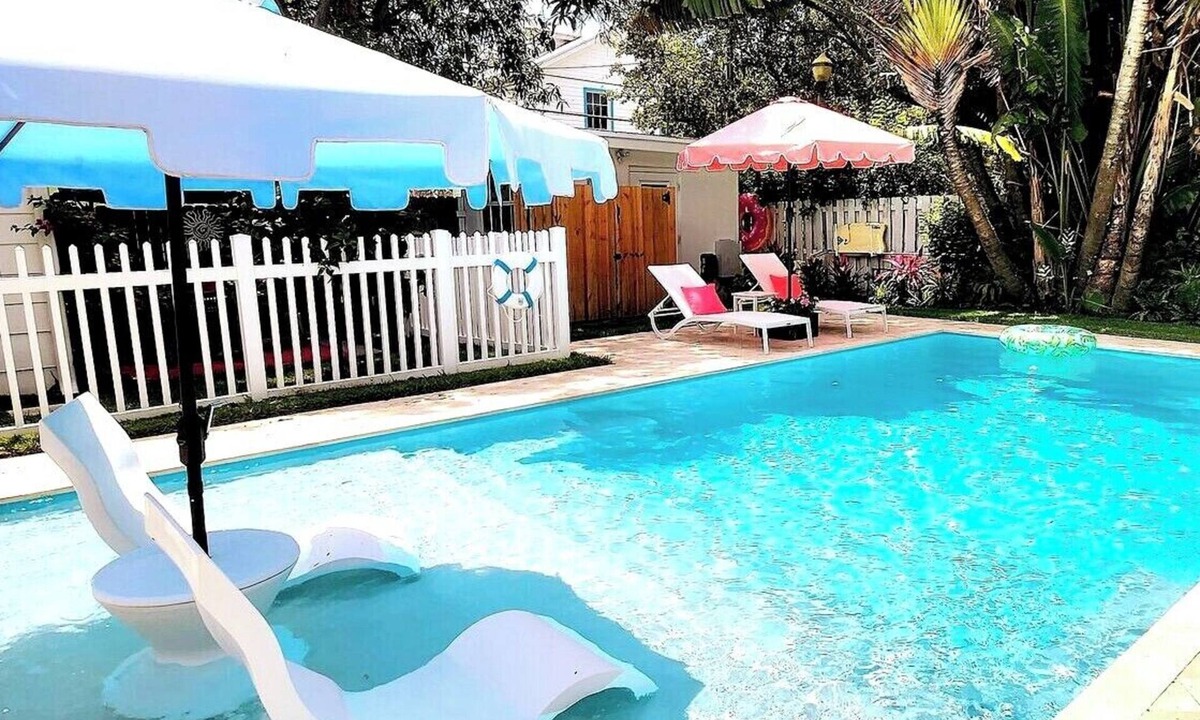 Delray Beach Cottage | Luxury Retreat - Private Pool Cottage in Delray Beach – Walk to Ave