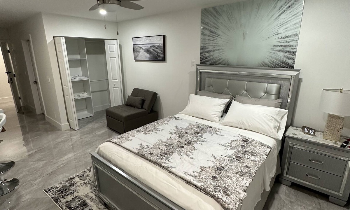 Margate Apartment | Luxury Unit A