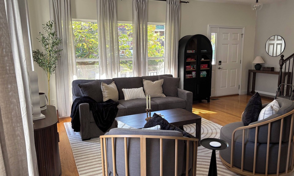 Southwest Garden House | Magnolia STL-Stylish 3BR Home w/Garage by Hospitals,Universities, Zoo & Gardens