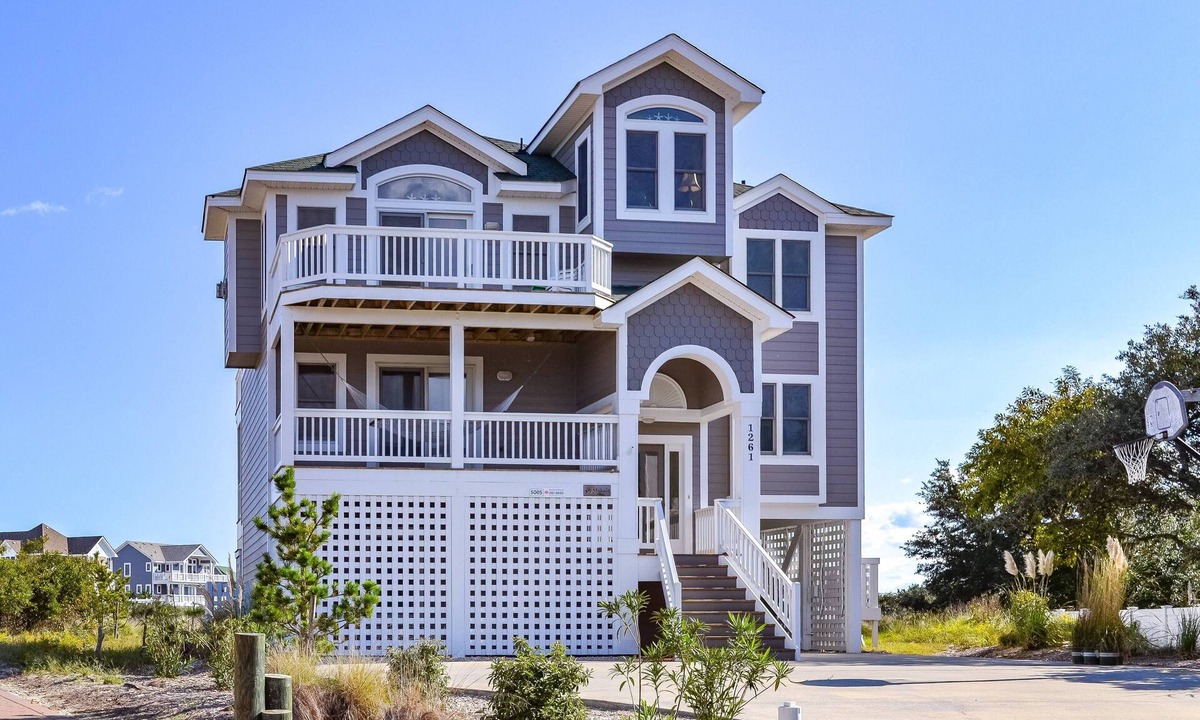 Ocean Hill House | Mahalo | Corolla NC Vacation Rental | Private Pool, Pet Friendly, Walk to Beach, Lighthouse Views