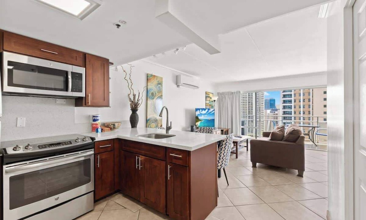 Waikiki Apartment | @ Marbella Lane Scenic Ocean & Lagoonview Studio