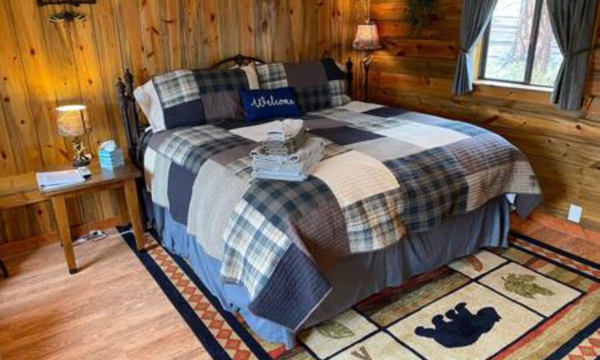 Red Feather Lakes Cabin | Marr's Mountain Cabins - Cabin 6