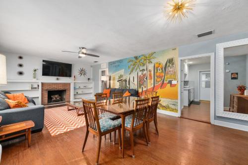 Gainesville House | Midcentury Marvel pool home near University of Florida