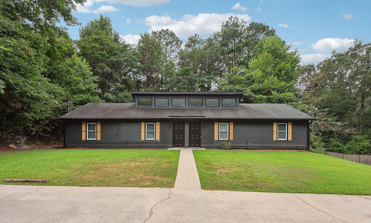 Athens House | Modern Comfort Meets Athens Charm – 2BR Home By RHM Home Pro