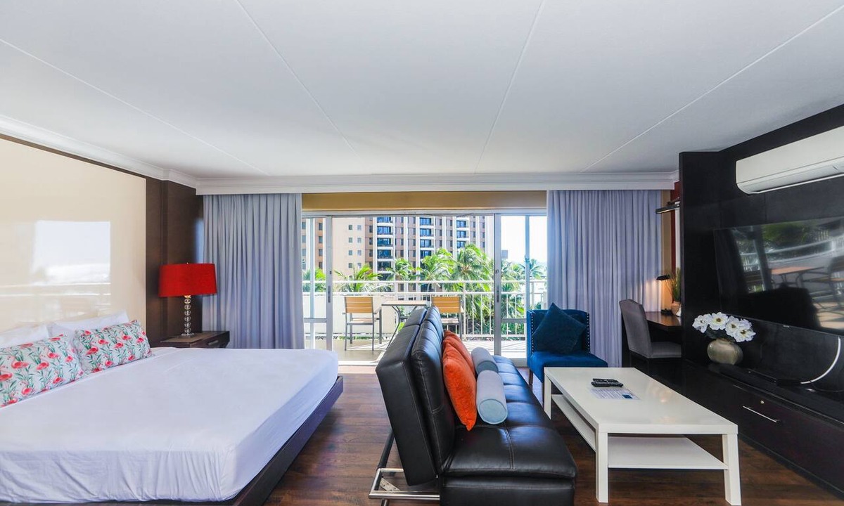 Waikiki Condo | Modern, Ocean View In a Great Location In Waikiki!