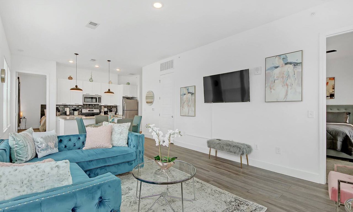Castleberry Hill Apartment | Modern Retreat Charming 2-bedroom apart in the heart of Atlanta. LOCATION!