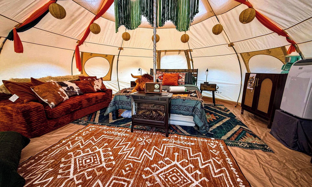 Middleburg RV Rental | Moo-Tel Yurt