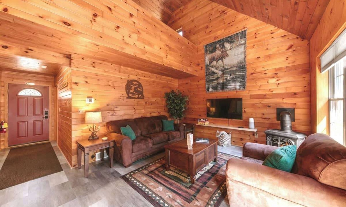 Broadalbin Condo | Moose Lodge - Adirondack Retreat + Lake Access