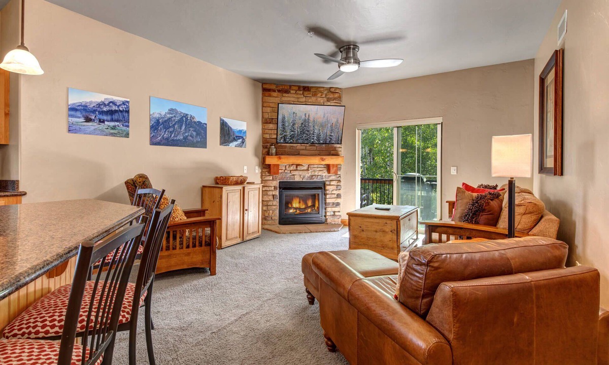 Bear Hollow Village Condo | Moose Mgmt-Bear Hollow 3301: Grill-HotTub