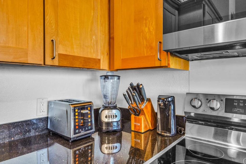 Napili Apartment | Napili Point Villas Oceanfront 7 BR Sleeps 20 Complimentary Car with 6 Nights NAP ML-3917 by KBM