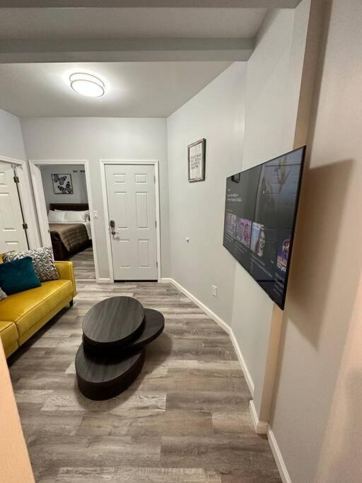 Schenectady Apartment | Newly 5 Star 3 Beds 1 Bath ideal Short term rental