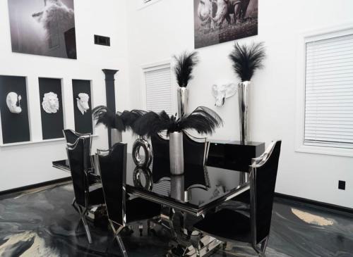 Clarkdale Villa | Noir Villa