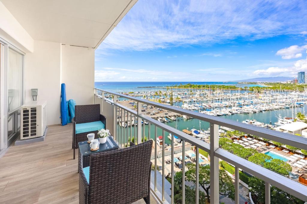Waikiki Apartment | Ocean & marina view, just steps to Waikiki Beach