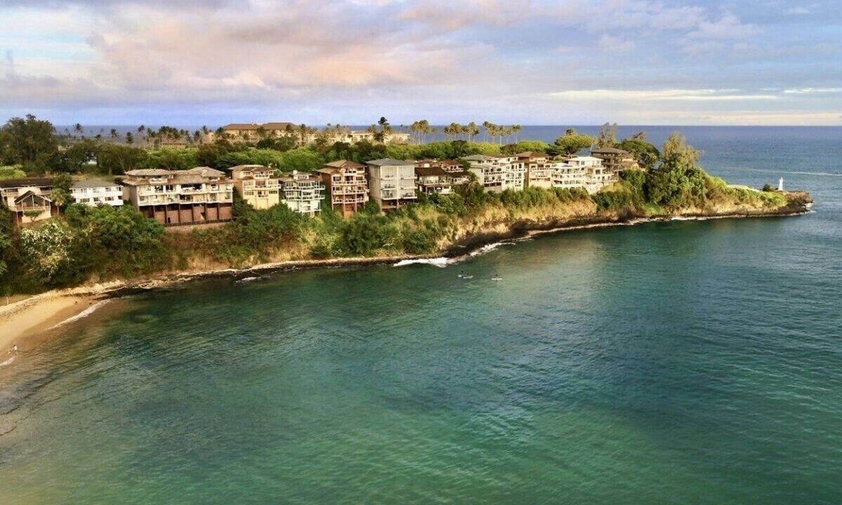 Lihue House | OCEANFRONT-HOME FULLY EQUIPPED-FOR FUN AND SLEEPS 10!